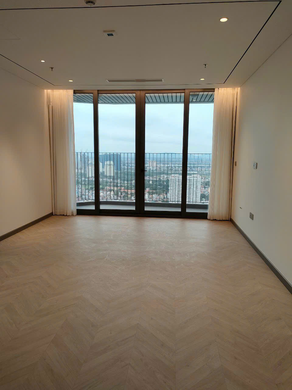 Bán căn hộ 3 phòng ngủ+1 nguyên bản tòa N01T6 view nội khu cửa Nam, ban công hướng Bắc - DT: 142m2 Ngoại Giao Đoàn