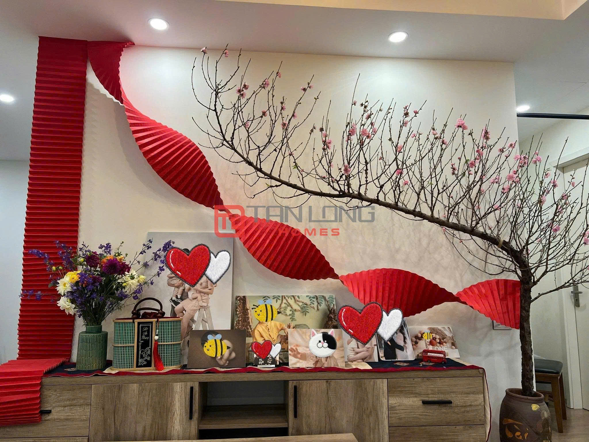 Bán căn hộ Ngoại Giao Đoàn tòa N04B - DT: 111.3m2/3PN/2WC/2 logia cửa Đông/Ban công Tây - Sẵn sổ 14.3 tỷ VNĐ